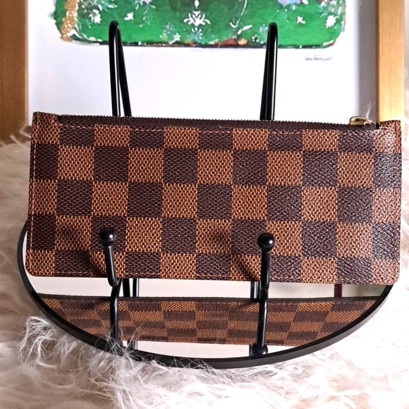 Louis Vuitton Damier Josephine Pouch - Picture 1 of 12